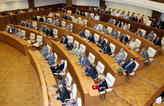 На юбилейном заседании Палаты Представителей зал в новом здании Заксобрания впервые был полностью заполнен